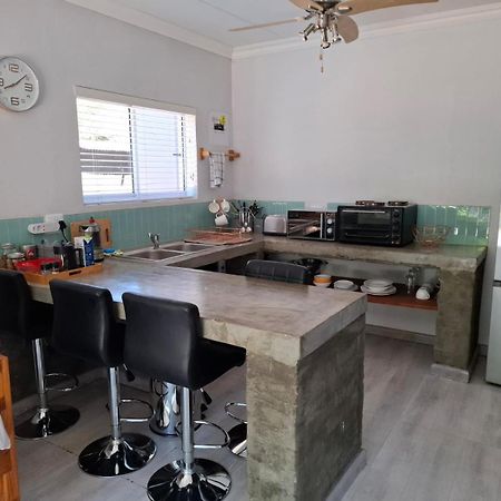 Emmaus Apartment Bloemfontein Bagian luar foto