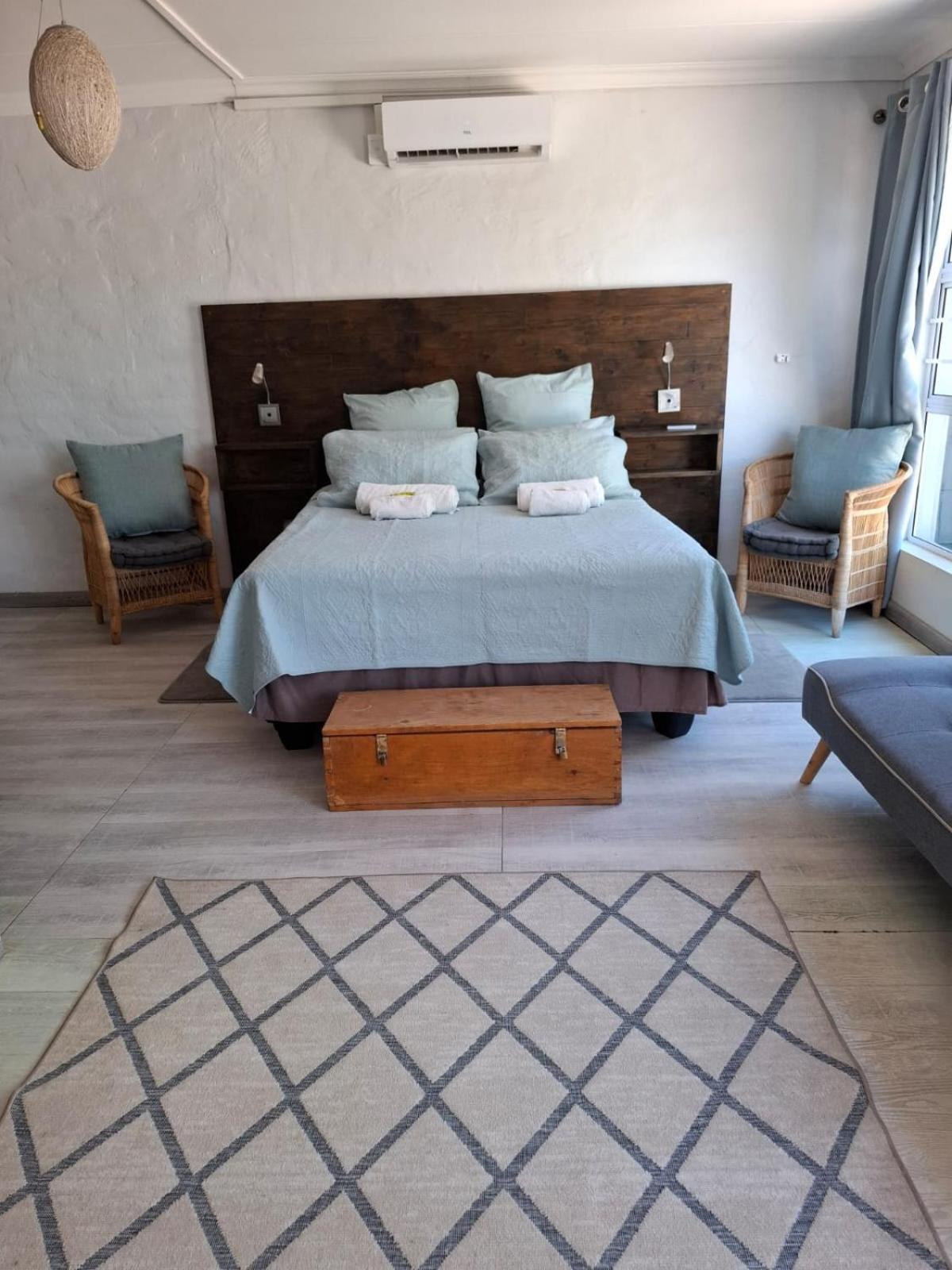 Emmaus Apartment Bloemfontein Bagian luar foto