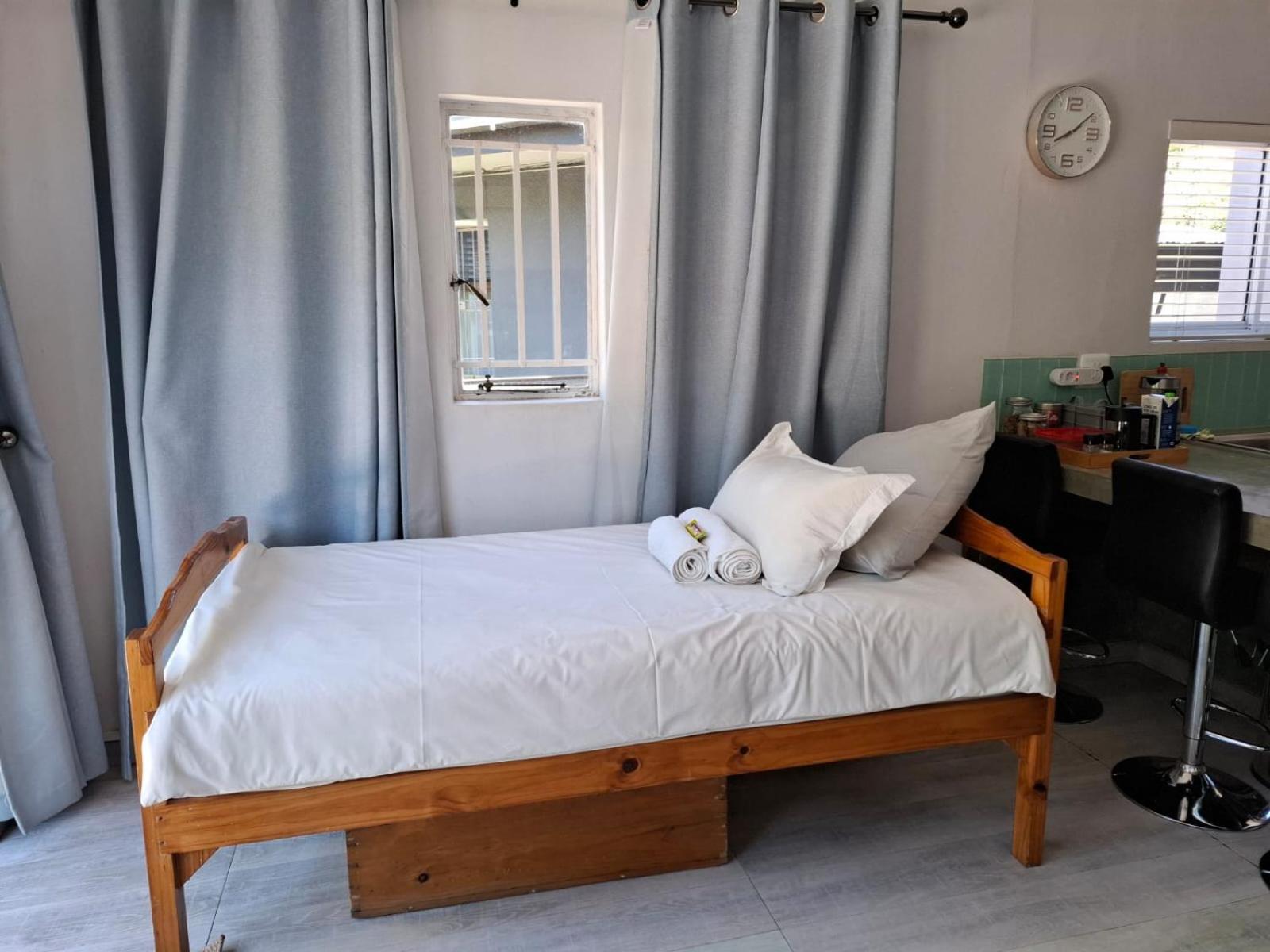 Emmaus Apartment Bloemfontein Bagian luar foto