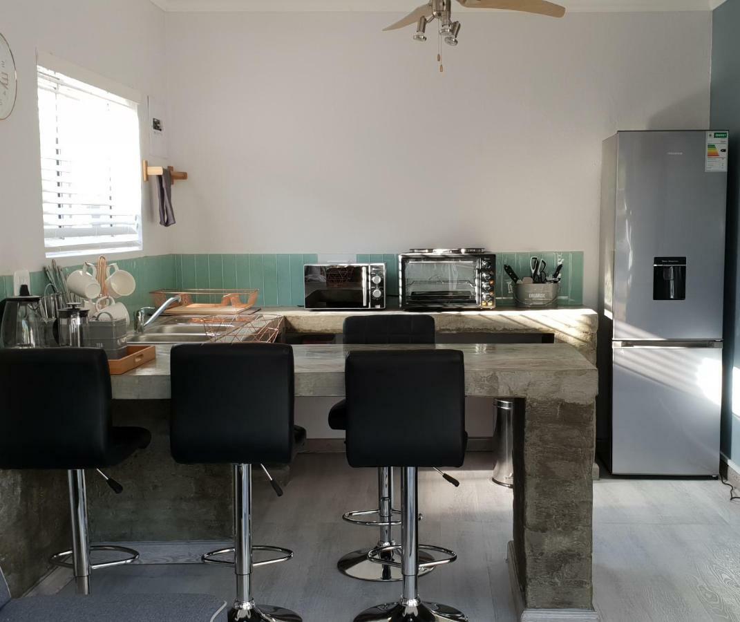 Emmaus Apartment Bloemfontein Bagian luar foto